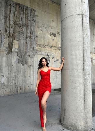 Emily Kruvaze Yaka İp Askı Yırtmaçlı Abiye 582193 KIRMIZI