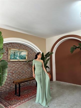 Ewo Kuyruklu Tek Omuz Abiye MİNT YEŞİLİ