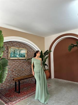 Ewo Kuyruklu Tek Omuz Abiye MİNT YEŞİLİ