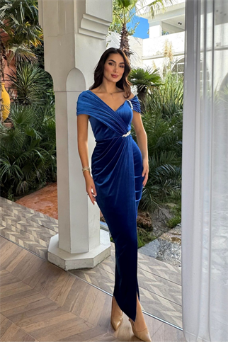 Felicia Omuz Taş Detay Kayık Yaka Kadife Abiye 9361 SAKS 