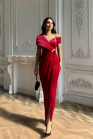 Felicia Omuz Taş Detay Kayık Yaka Kadife Abiye 9361 KIRMIZI