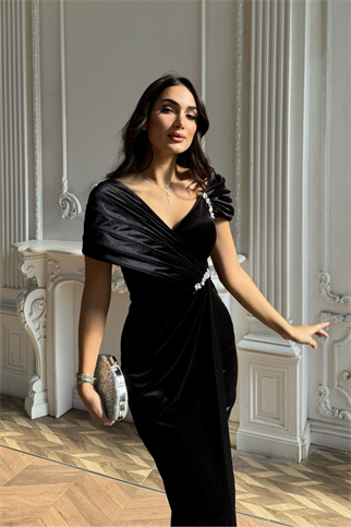 Felicia Omuz Taş Detay Kayık Yaka Kadife Abiye 9361 SİYAH