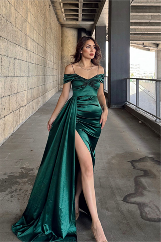 Stone Drape Yaka Yırtmaç Detay Kuyruklu Abiye 582553 ZÜMRÜT