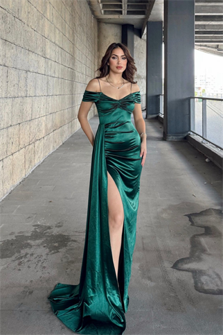 Stone Drape Yaka Yırtmaç Detay Kuyruklu Abiye 582553 ZÜMRÜT