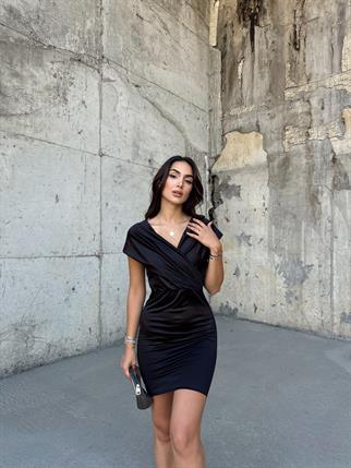 Tanem Madonna Yaka Saten Mini Elbise 582833 SİYAH