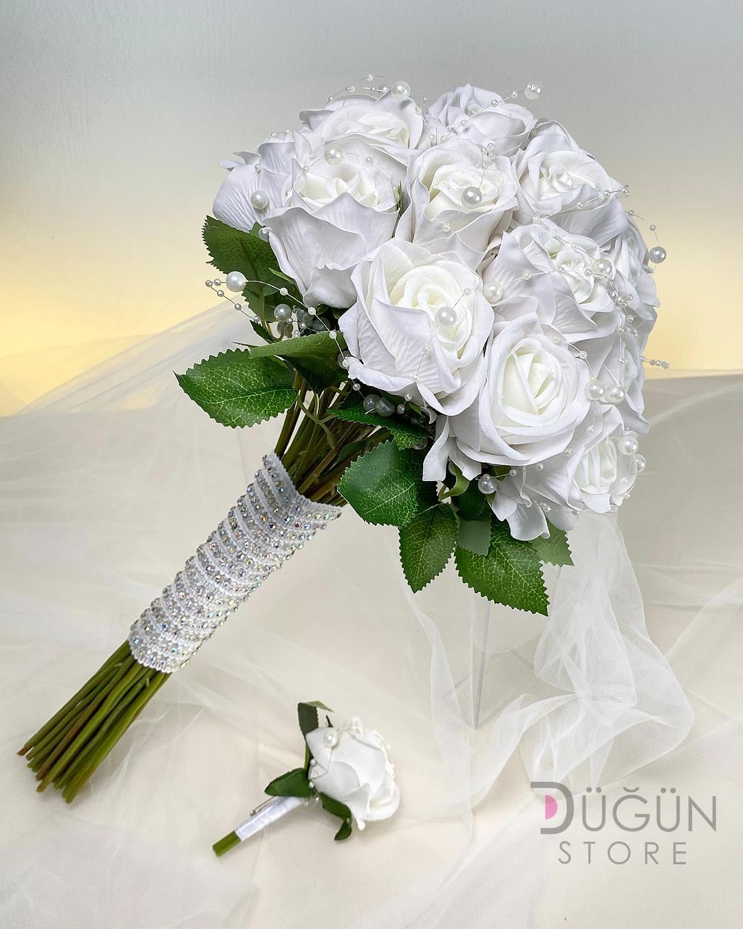 İncili Beyaz Gül Buketi