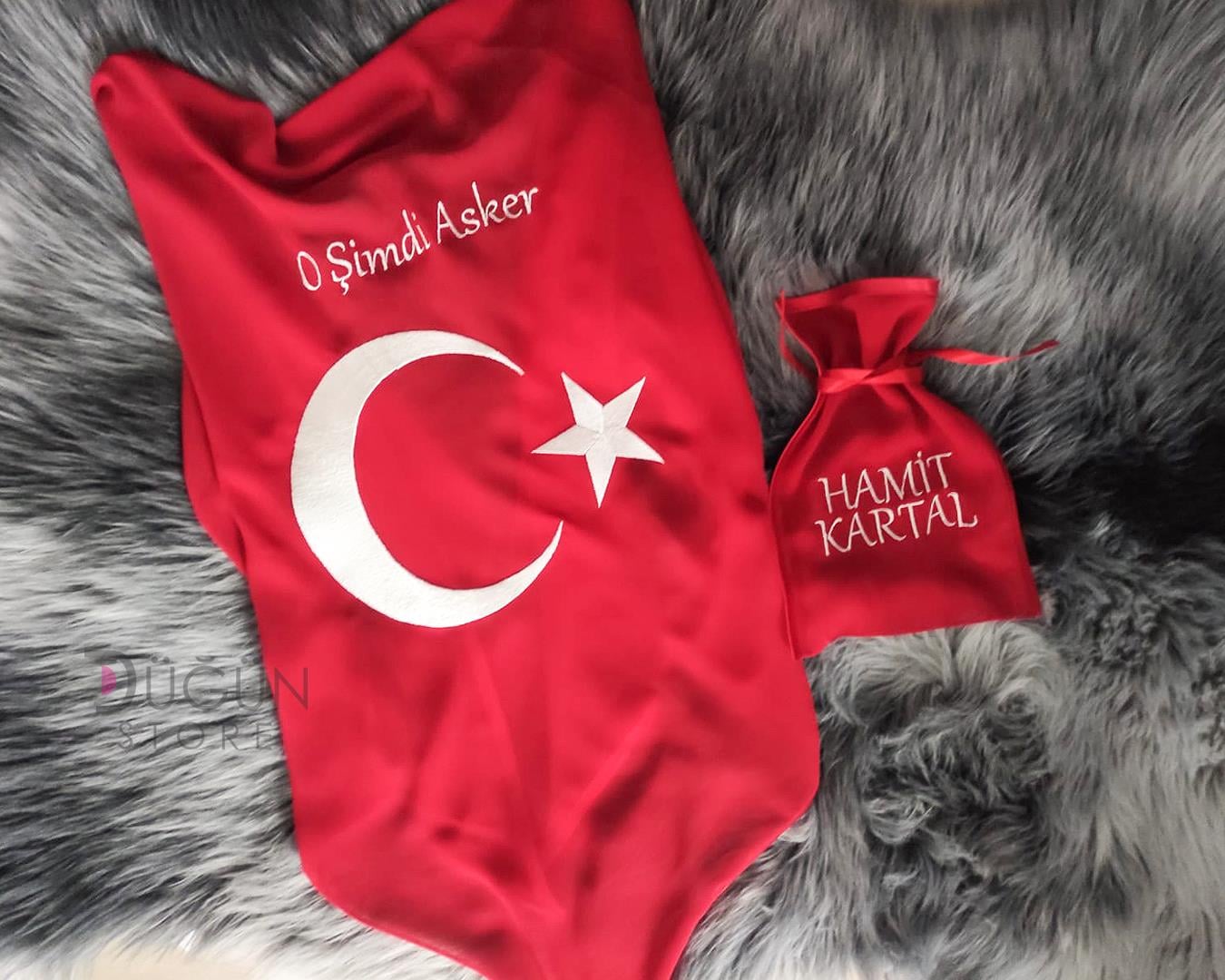 Ay Yıldızlı O Şimdi Asker Örtüsü