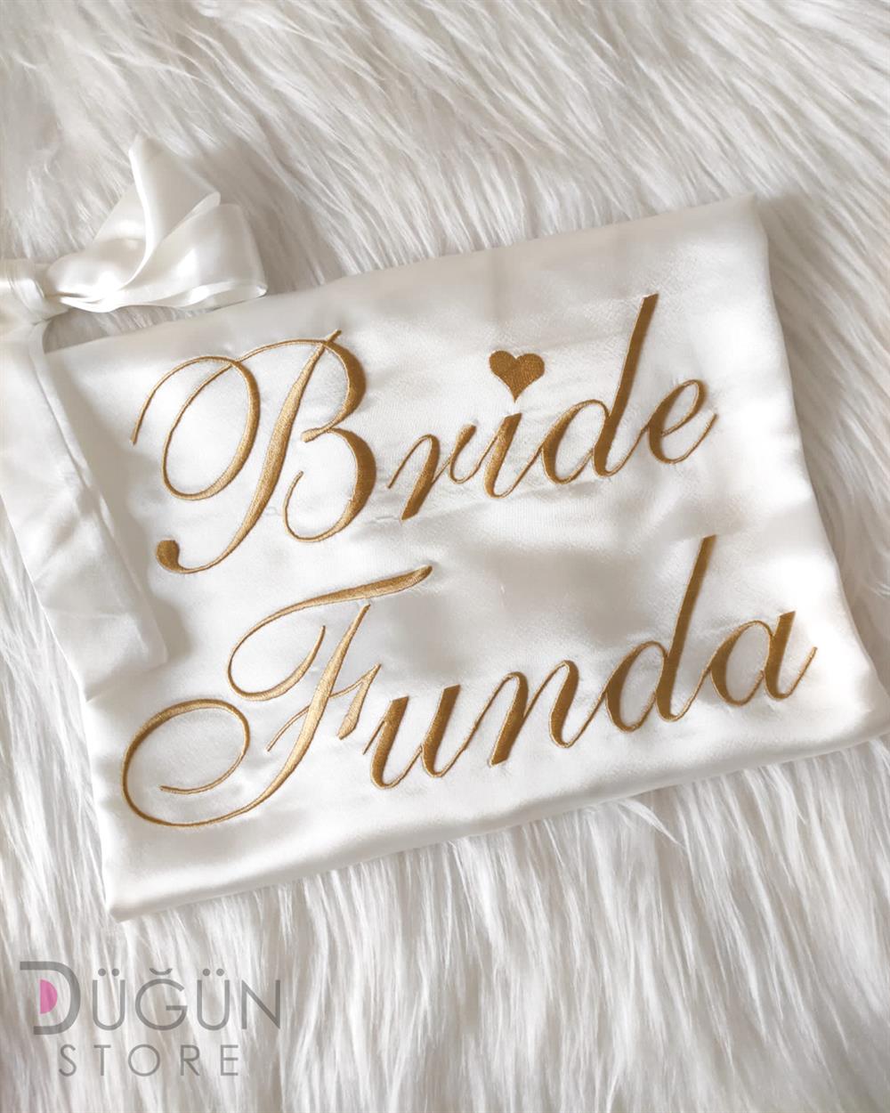 İsme Özel Bride Gold Nakışlı Beyaz Sabahlık 