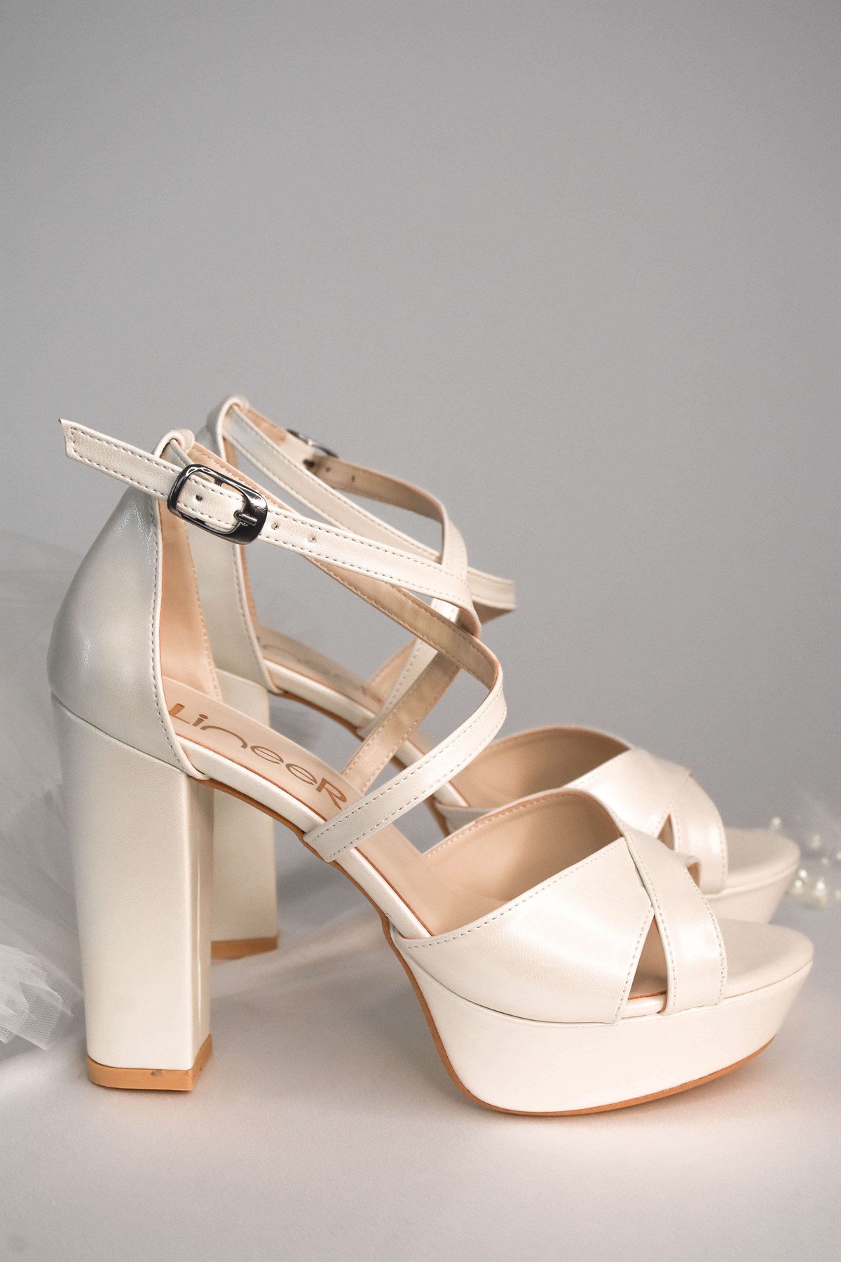 Kadın Sedef Beyaz Renk Ön Çapraz 12 Cm Platform Topuklu Abiye Gelin  Ayakkabısı