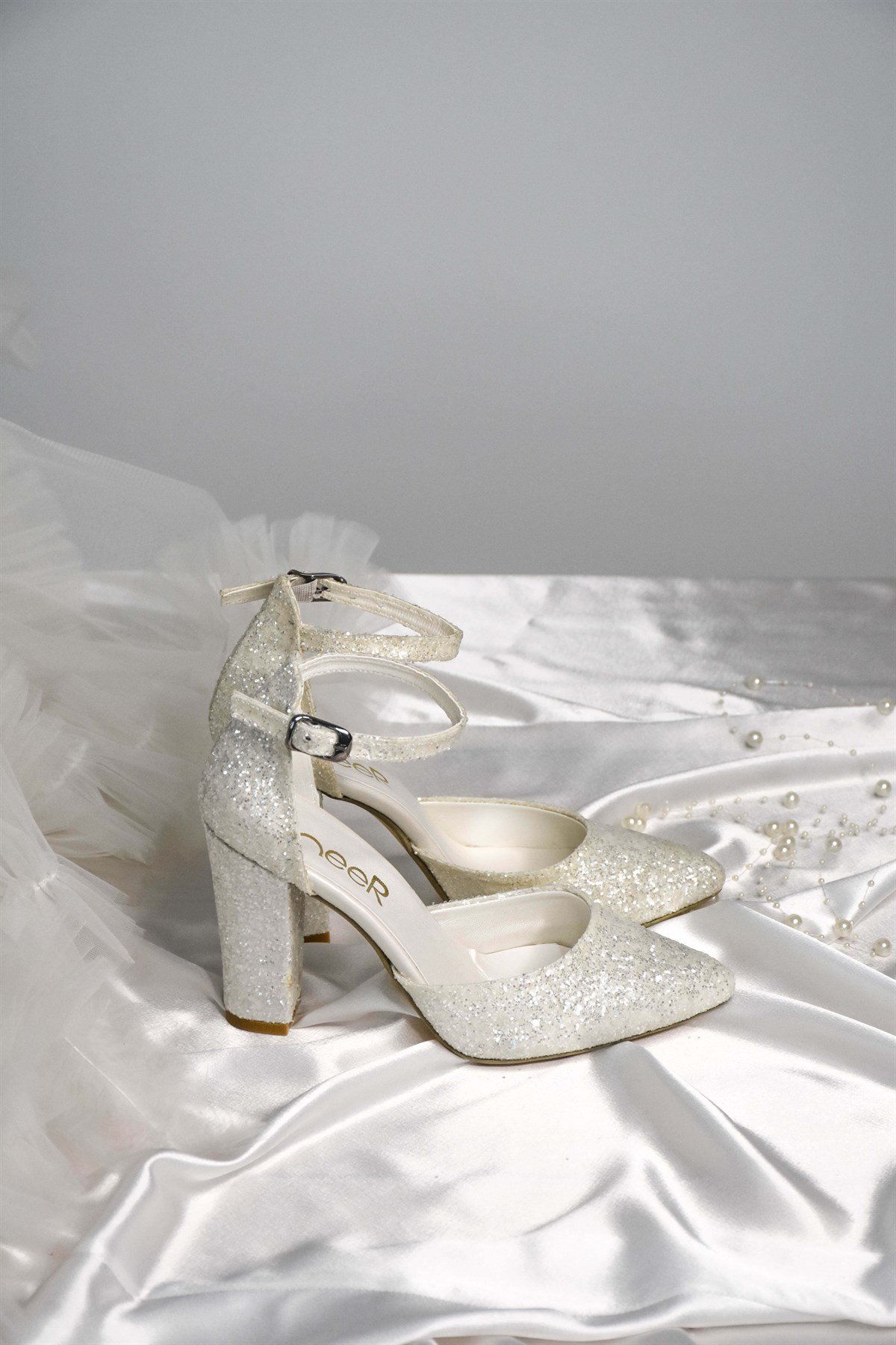 Kadın Sedef Beyaz Renk Simli Rahat Kalın Topuklu Gelin Abiye Stiletto  Ayakkabı