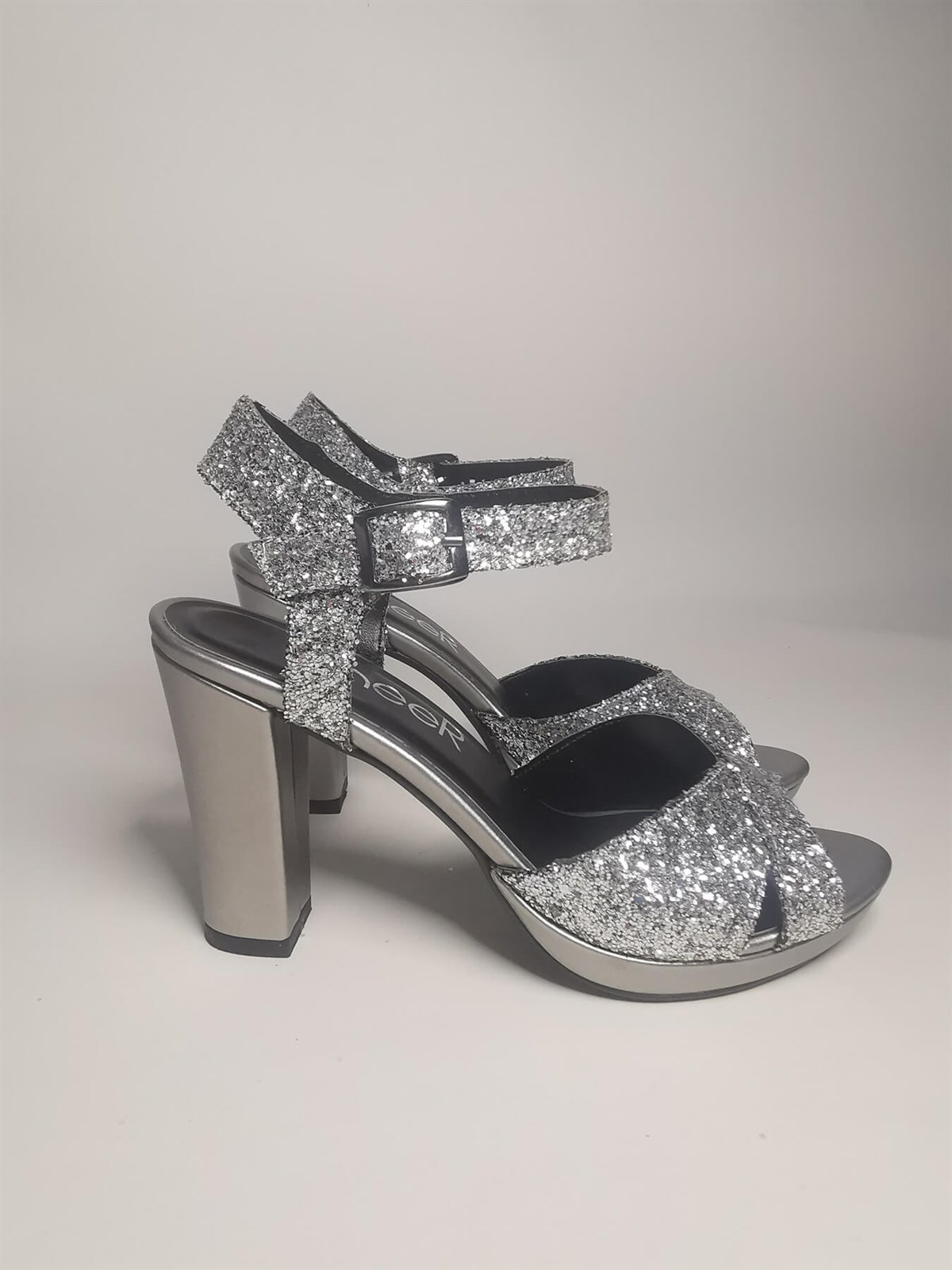 Kadın Gümüş Gri Simli 9 Cm Platform Topuklu Ayakkabı