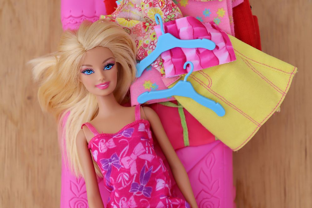 Coisas que Gosto: pinterest  Moda bebekleri, Barbie kıyafetleri