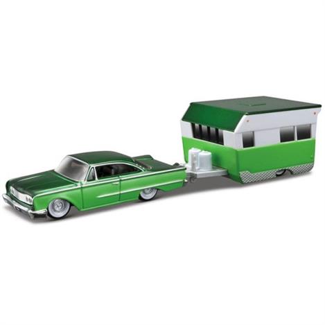 1:64 Maisto Karavan Taşıyıcı Araba OE5879 1:64 Maisto Karavan Taşıyıcı Araba OE5879