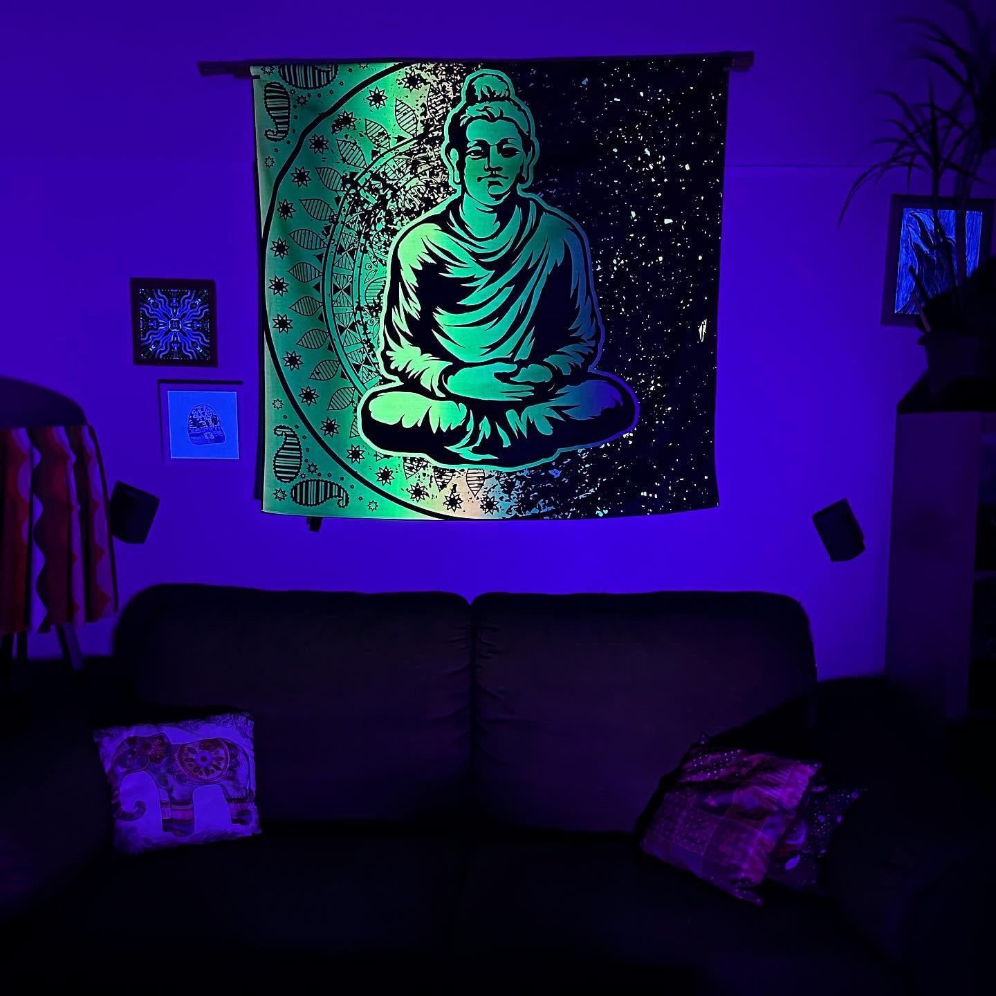 Buddha in the Cosmos / Neon Duvar Örtüsü Tapestry