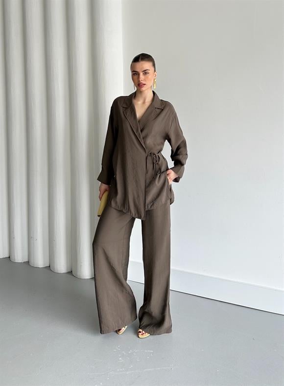 Koyu Bej Yaka Detaylı Bağlamalı Kimono Takım 