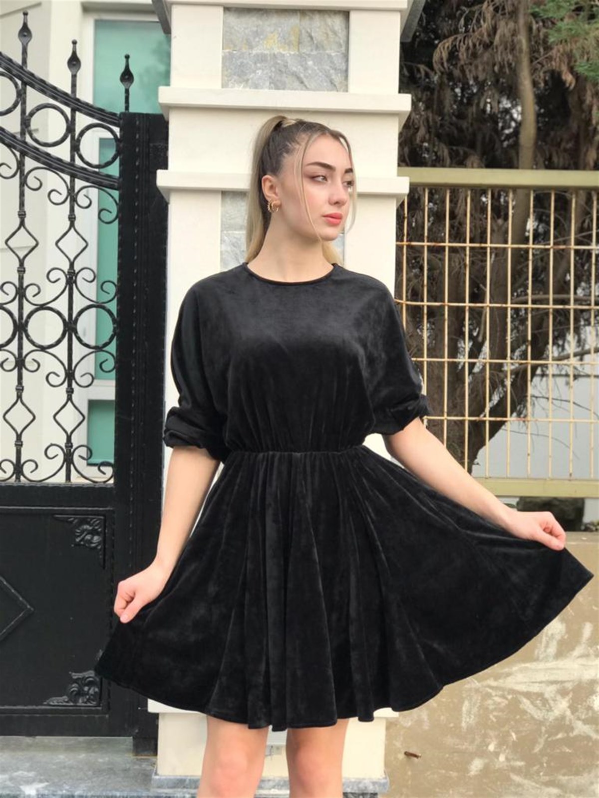 Siyah Beli Lastikli Yarasa Kol Kadife Mini Elbise