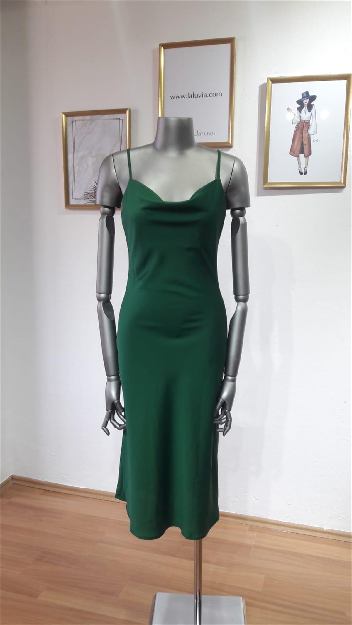 Zümrüt Yeşili Askılı Midi Elbise
