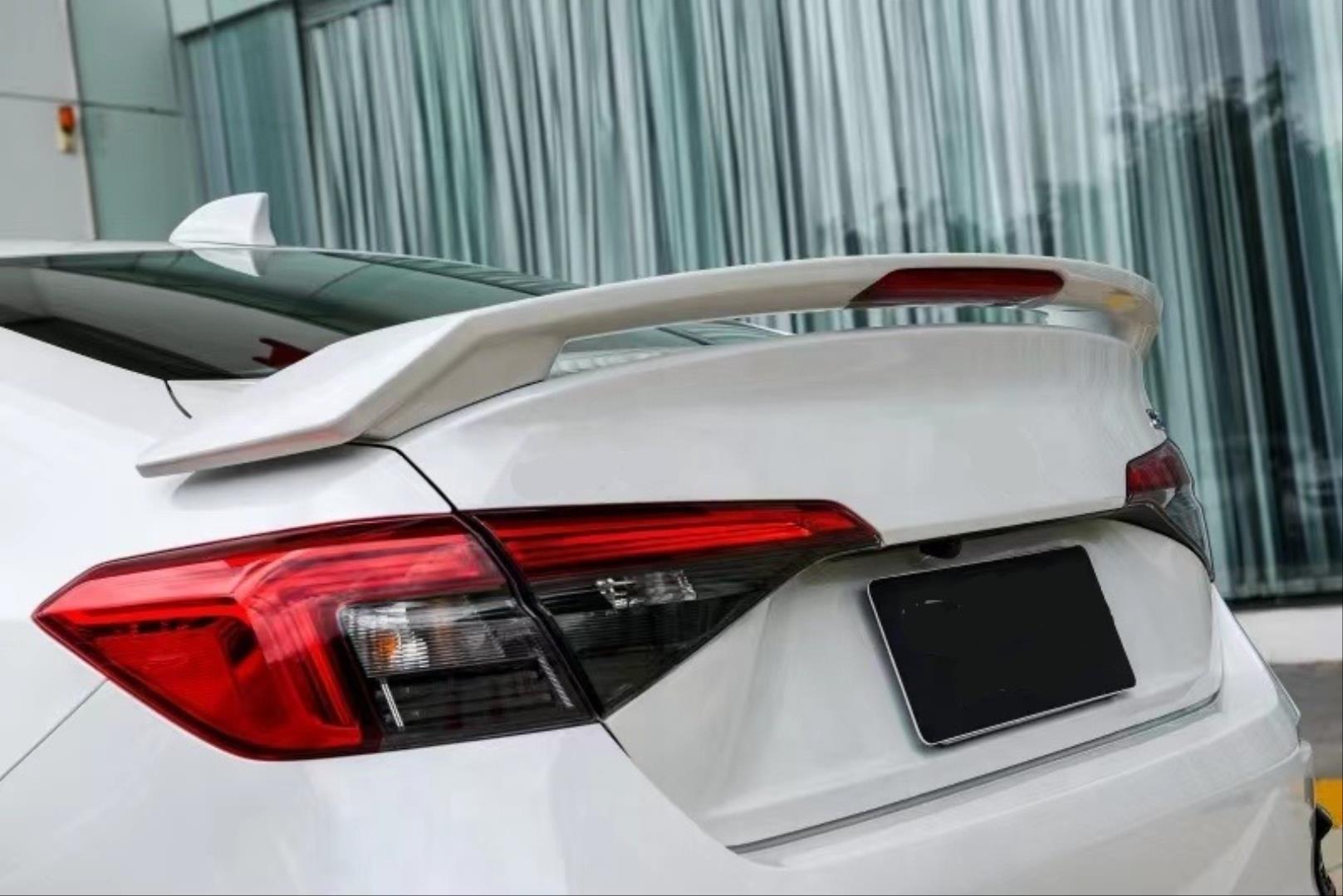2022 CIVIC MODULO IŞIKLI  SPOILER - PIANO BLACK  