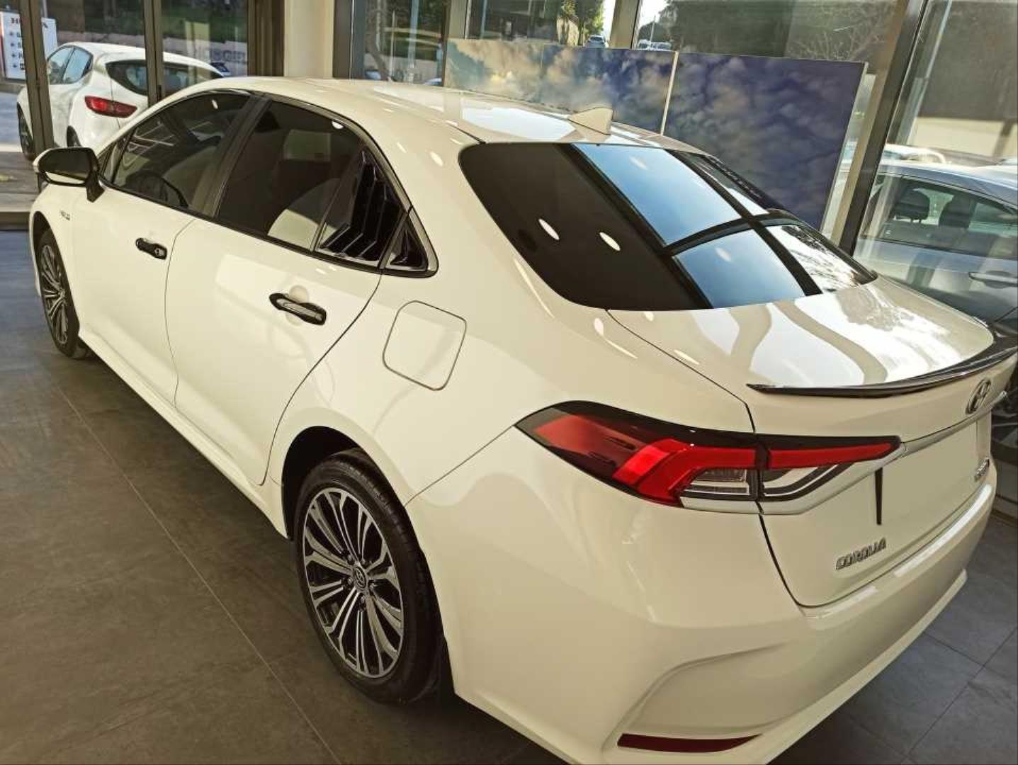 COROLLA 2019+ IÇIN UYUMLU KELEBEK KAPLAMA PIANO BLACK 