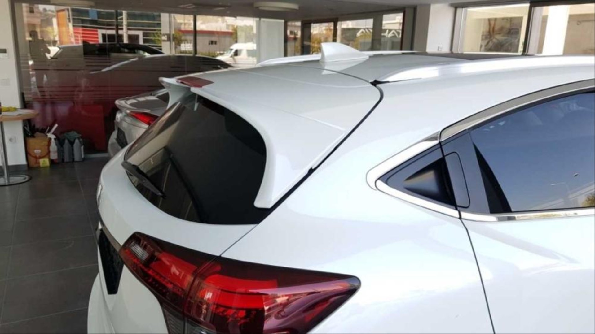 HR-V IÇIN UYUMLU BAGAJ SPOILER
