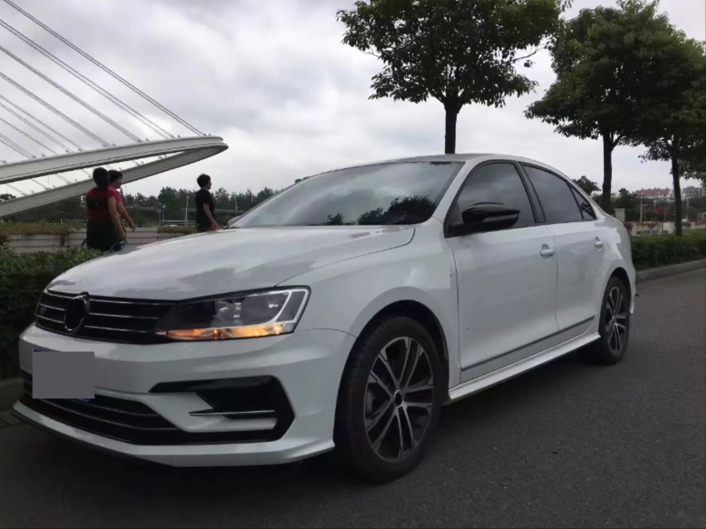 JETTA 2014 (MAKYAJLI KASA) R-LİNE ÖN TAMPON 