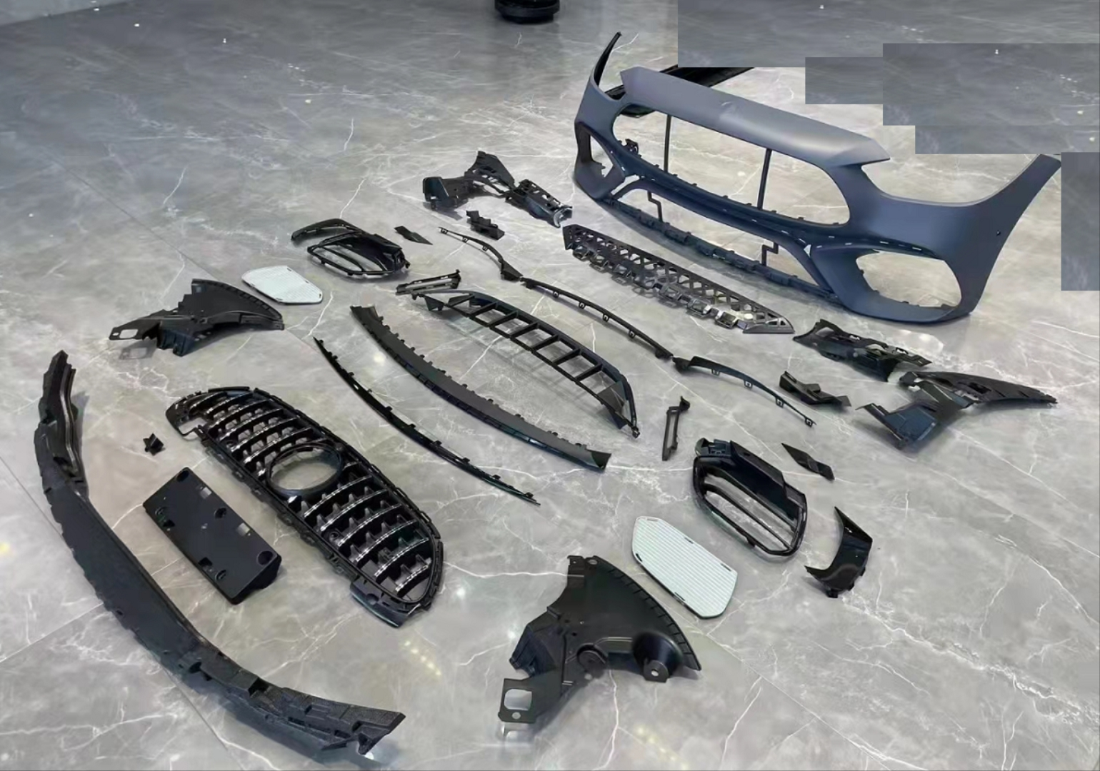 W206 C SERISI İÇİN C63 GÖRÜNÜM ÖN TAMPON & PANJUR 