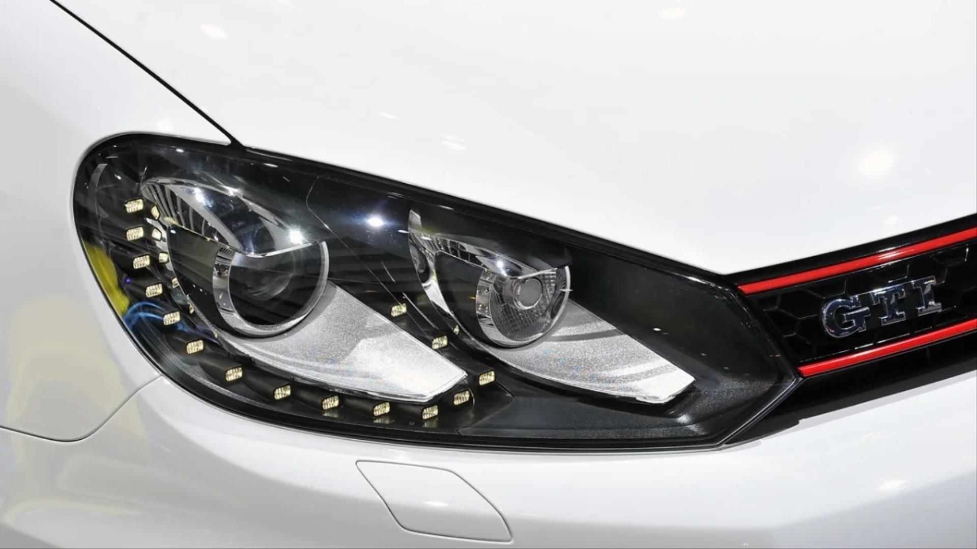 GOLF 6 R20 LED FAR