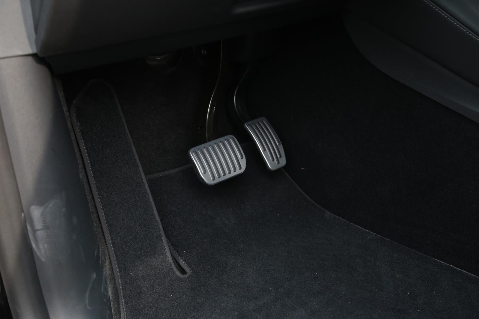 MODEL Y 17-24 & 2025+ MODEL Y (JUNIPER) IÇIN SPOR  PEDAL KAPLAMA