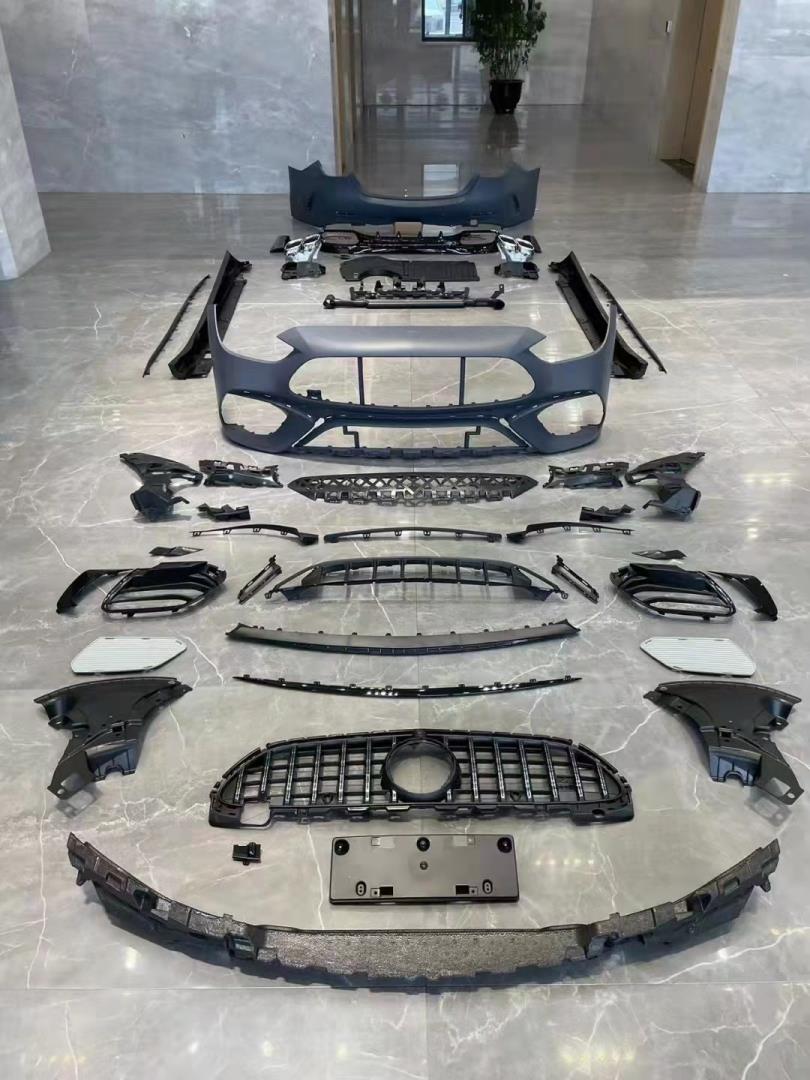 W206 C SERISI İÇİN C63 GÖRÜNÜM BODY KIT 