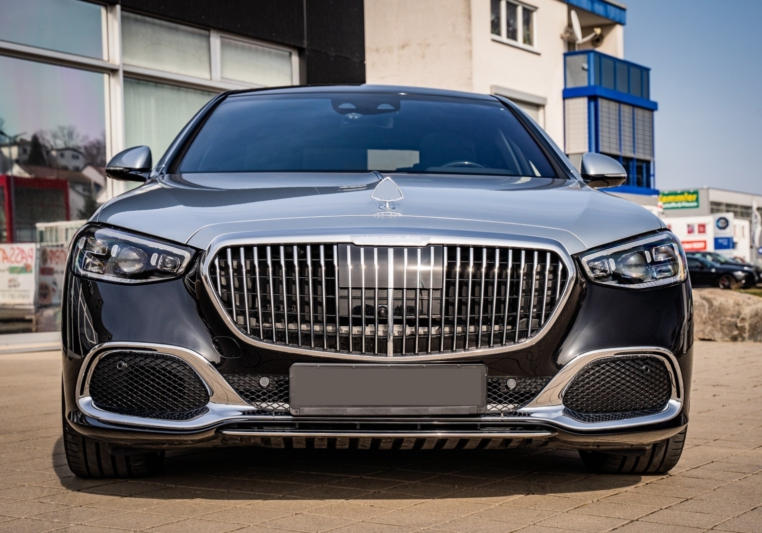 W213 YENI E SERISI IÇIN UYUMLU 2020+ MAYBACH GÖRÜNÜM BODY KIT(SIYAH SIS  KAPAK) 