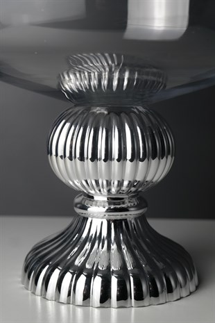 Şeffaf Cam Gövde Gümüş Renk Metal Taban Kaideli Meyve Kasesi