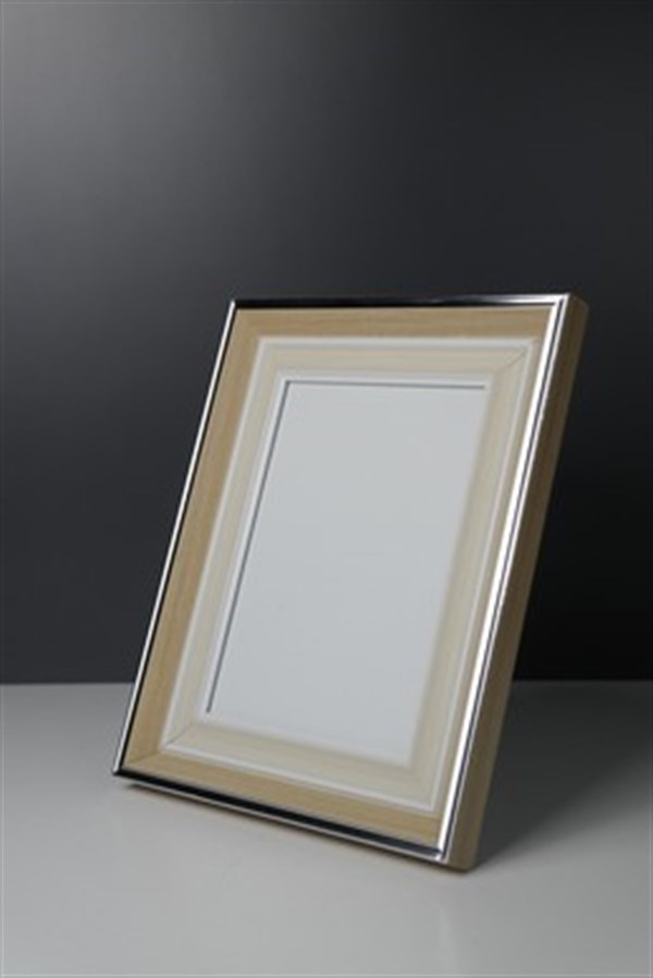 Bej Pastel Ahşap Gümüş Renk Kenarlı Resim Çerçevesi 16,8*11,8 Cm Dekoratif Çerçeve