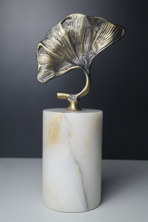 Beyaz Mermer Kaideli Bronz Eskitme Ginkgo Yaprak Detaylı Dekoratif Obje 29 Cm Dekoratif Ev Aksesuarları