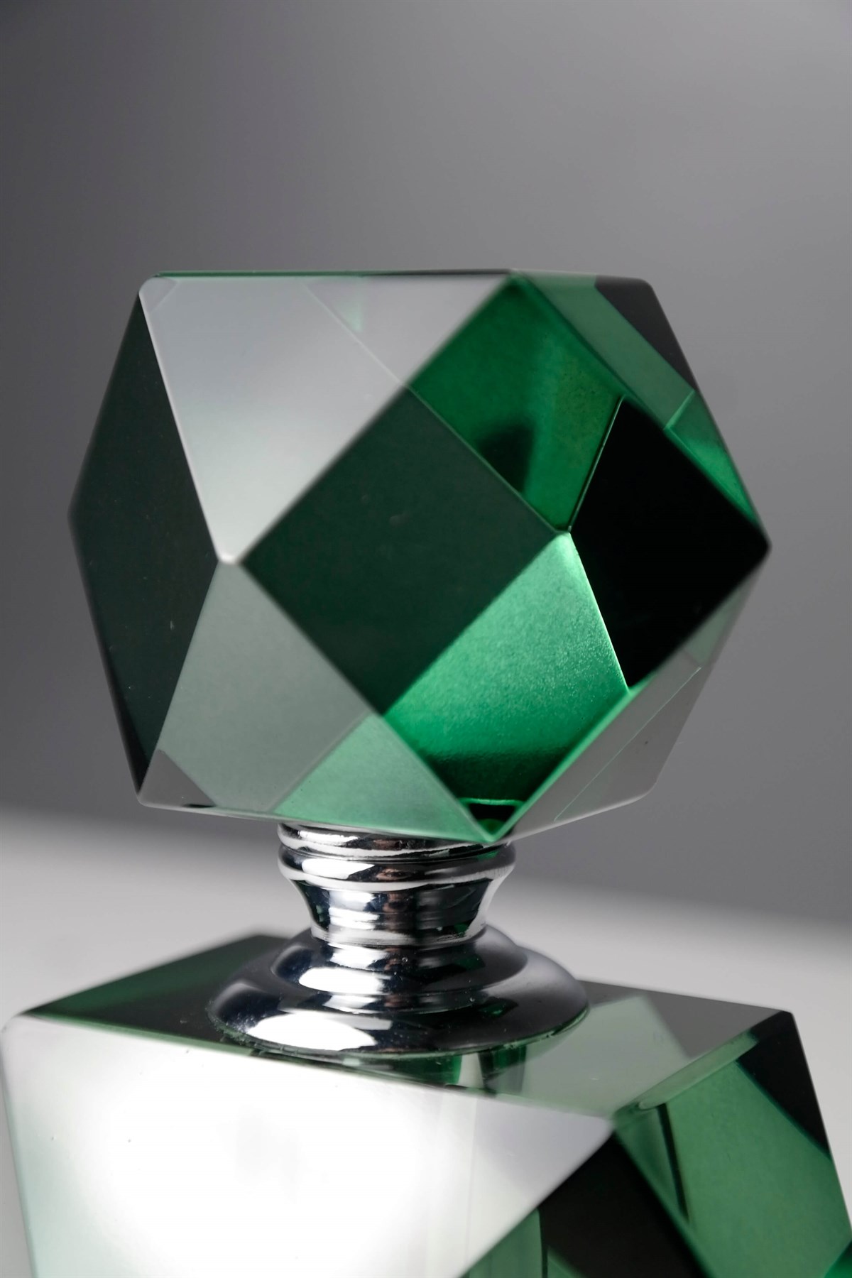 Yeşil Şeffaf Cam Esans İçin Dekoratif Parfüm Şişesi 13 Cm Fiyatları | Joy  Home Accessories