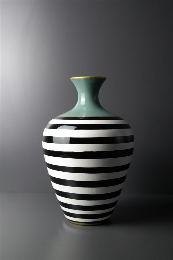 Siyah Beyaz Yeşil Renkli Gold Detaylı Vazo 32 Cm