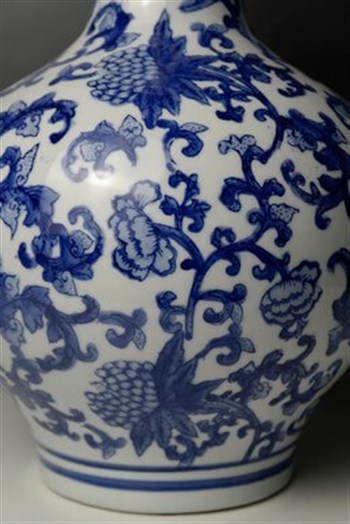 Blue Blanc Beyaz Mavi Çiçek Desenli Porselen Vazo 34 Cm Vazo
