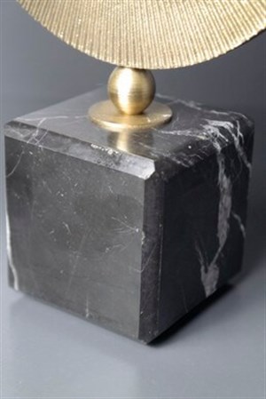 El Yapımı Dekoratif Obje 2li Siyah Mermer Kaideli Gold Pirinç Metal Asimetrik Halkalar Obje & Biblo