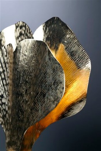 El Yapımı Dekoratif Obje Siyah Mermer Kaideli Gold Pirinç Metal Tek Yaprak Yonca Küçük Obje & Biblo