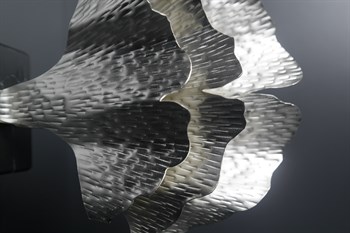 El Yapımı Dekoratif Obje Siyah Mermer Kaideli Gümüş Pirinç Metal Tek Yaprak Yonca Büyük Dekoratif Obje