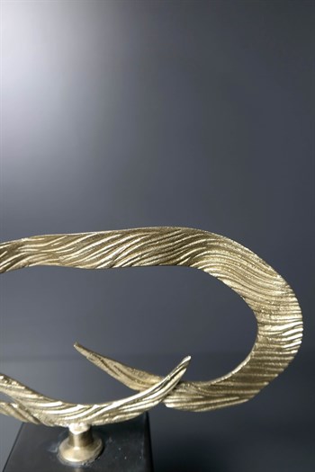 El Yapımı Siyah Mermer Kaideli Gold Pirinç Metal Alev 20 Cm Dekoratif Obje