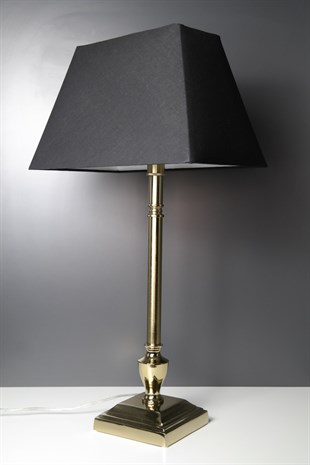 Gold Metal Gövde Kare Tabanlı Geometrik Başlıklı Abajur 68 Cm Dekoratif Ev Aksesuarları