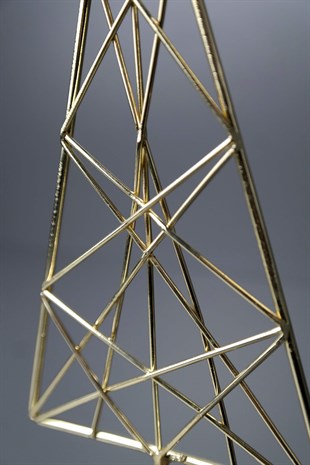 Gold Üçgen Tasarımlı Mermer Kaideli Metal Dekoratif Obje V1 23 Cm Dekoratif Ev Aksesuarları