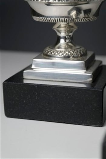 Gümüş Cam Küre 3lü Kristal Pirinç Gövde Mermer Taban Dekoratif Obje 21-18-16 Cm Dekoratif Obje