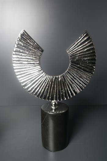 Gümüş Renk Pirinç Metal Siyah el Yapımı Mermer Kaideli Yarım Ay 2'li Dekoratif Obje Dekoratif Obje