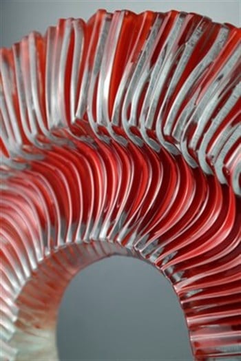 Kırmızı Cam Disk Siyah Kaideli  Büyük 28 Cm Obje & Biblo