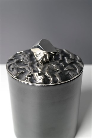 Metal Gümüş Detay Kapaklı Siyah Dekoratif Kutu 16 Cm