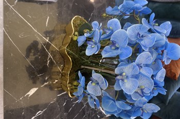 Pirinç Kase Yapay Çiçek Mavi Orkide Arajmanlı 55 Cm Dekoratif Yapay Çiçek