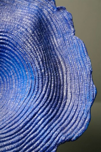 Şeffaf Cam Kaideli Mavi Mercan Polyresin Dekoratif Obje 32 Cm Dekoratif Biblo