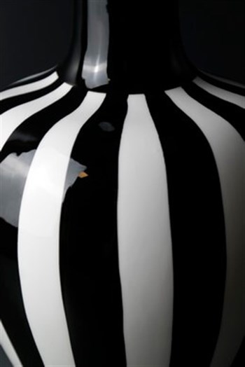 Siyah Beyaz Uzun Ağızlı Zebra Çizgili Vazo Vazo