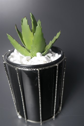 Siyah Gövde Pirinç Üzeri Gümüş Kaplama Tel Detaylı Cam Mumluk 18 Cm Dekoratif Mum